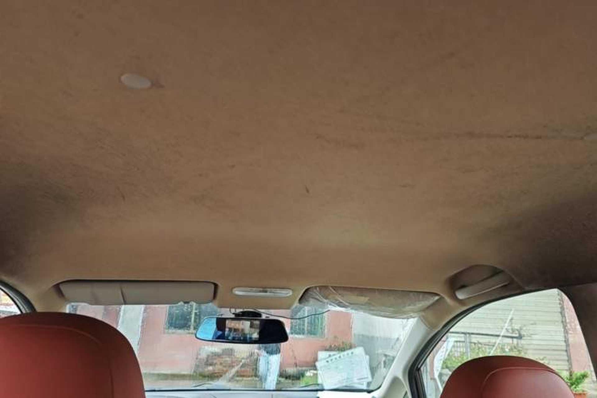 Used Venucia R50 2016 1.6L Automatic Elite Edition Headliner