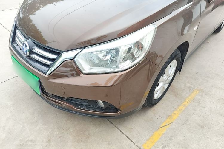 Used Venucia R50 2016 1.6L Automatic Elite Edition Left Front Headlight