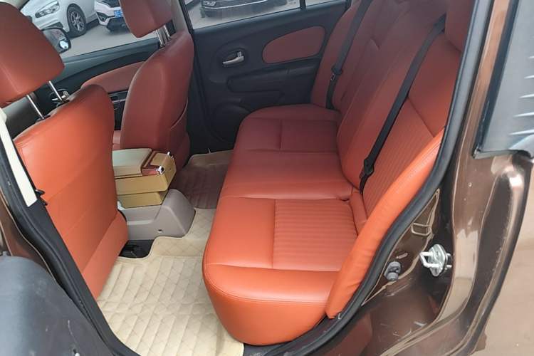 Used Venucia R50 2016 1.6L Automatic Elite Edition Left Rear Seat