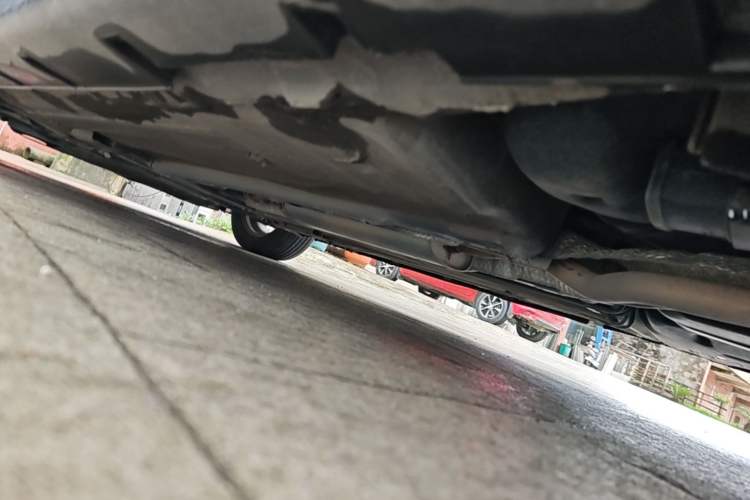 Used Venucia R50 2016 1.6L Automatic Elite Edition Left Side Sill