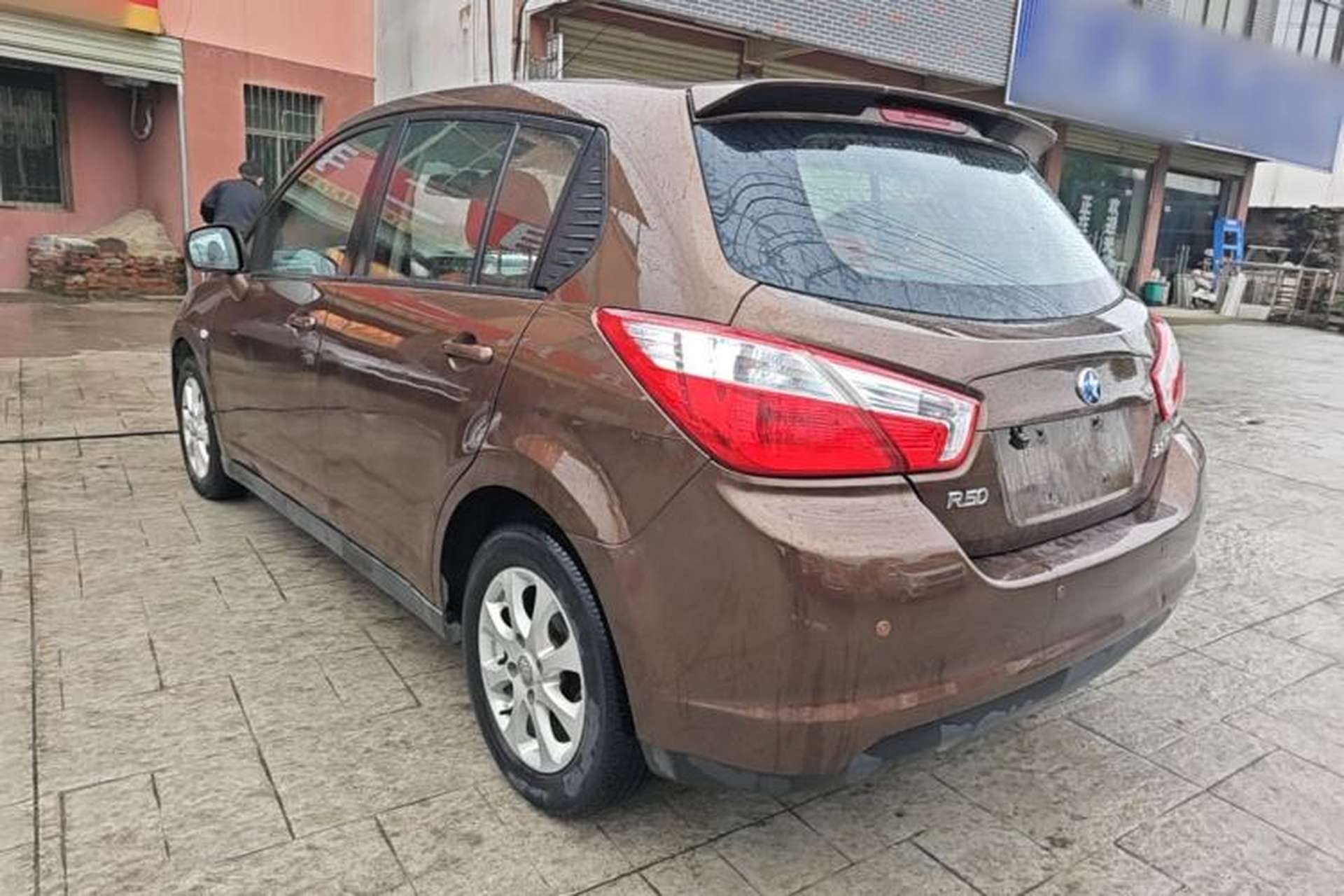 Used Venucia R50 2016 1.6L Automatic Elite Edition Rear Left 45 Deg