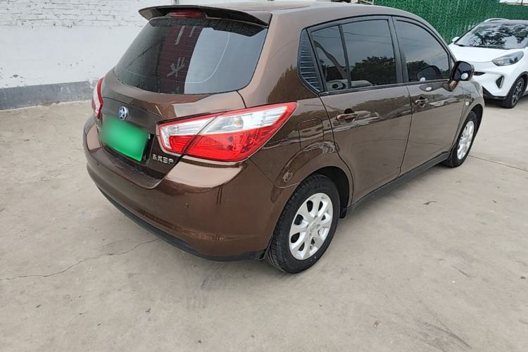 Used Venucia R50 2016 1.6L Automatic Elite Edition Rear Right 45 Deg