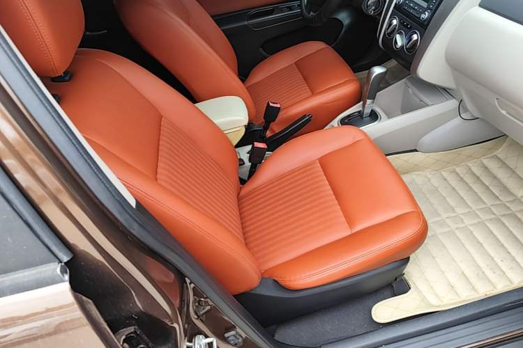Used Venucia R50 2016 1.6L Automatic Elite Edition Right Front Seat