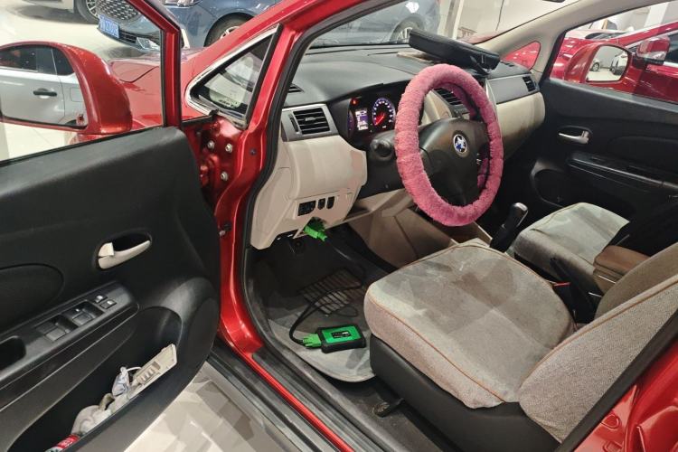 Used Venucia R50 2016 1.6L Manual Elite Edition Driver Seat