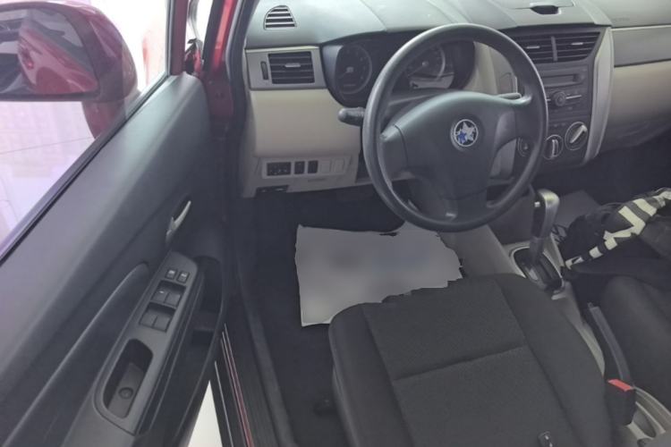 Used Venucia R50 2016 1.6L Automatic Elite Edition Driver Seat