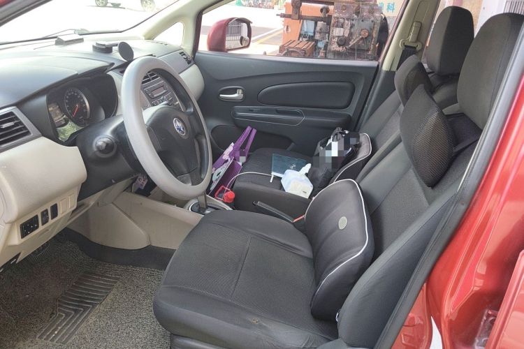 Used Venucia R50 2016 1.6L Automatic Elite Edition Driver Seat