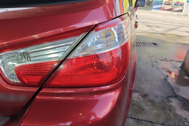 Used Venucia R50 2016 1.6L Automatic Elite Edition Exterior 1