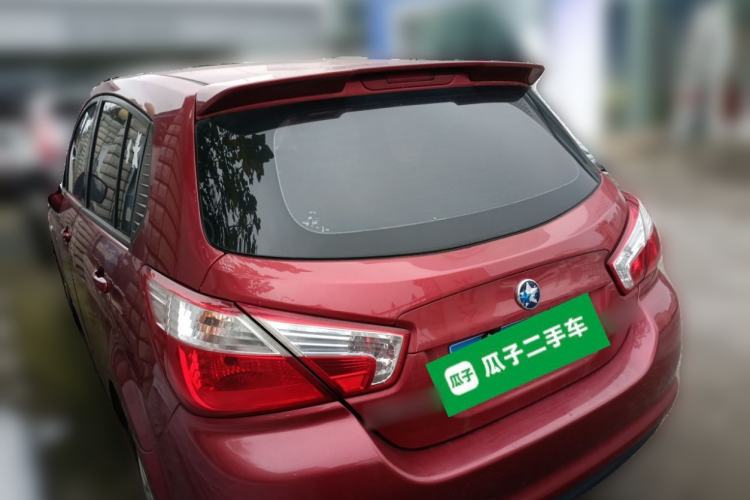 Used Venucia R50 2016 1.6L Manual Elite Edition Exterior 3