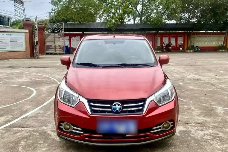 Used Venucia R50 2016 1.6L Automatic Elite Edition Exterior 4