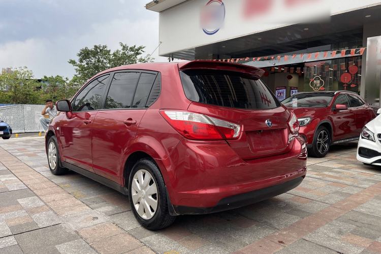 Used Venucia R50 2016 1.6L Automatic Elite Edition Exterior 4