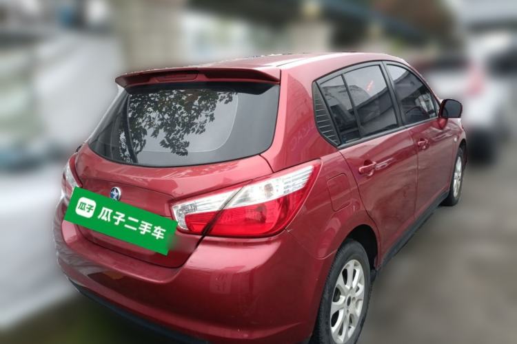 Used Venucia R50 2016 1.6L Manual Elite Edition Exterior 5