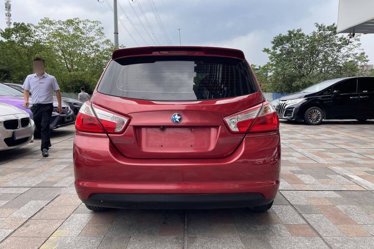 Used Venucia R50 2016 1.6L Automatic Elite Edition Exterior 5