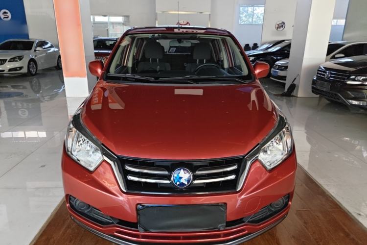 Used Venucia R50 2016 1.6L Automatic Elite Edition Front
