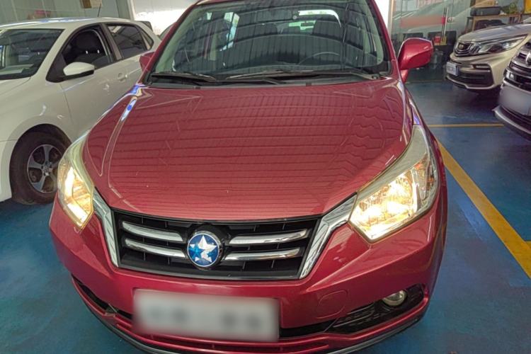 Used Venucia R50 2016 1.6L Automatic Elite Edition Front