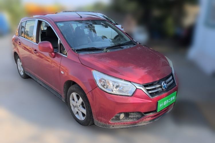 Used Venucia R50 2016 1.6L Manual Elite Edition Front Right 45 Deg