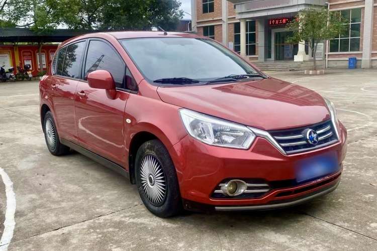 Used Venucia R50 2016 1.6L Automatic Elite Edition Front Right 45 Deg