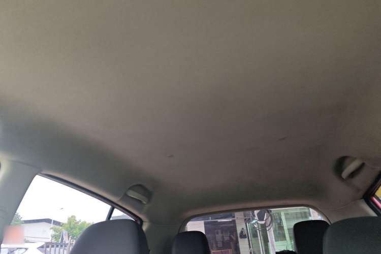 Used Venucia R50 2016 1.6L Automatic Elite Edition Headliner
