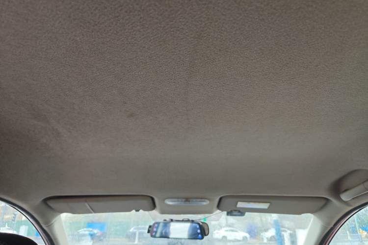 Used Venucia R50 2016 1.6L Manual Elite Edition Headliner