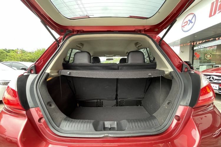 Used Venucia R50 2016 1.6L Automatic Elite Edition Interior 4
