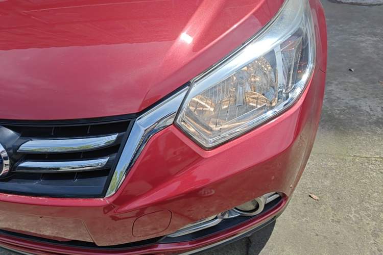 Used Venucia R50 2016 1.6L Automatic Elite Edition Left Front Headlight