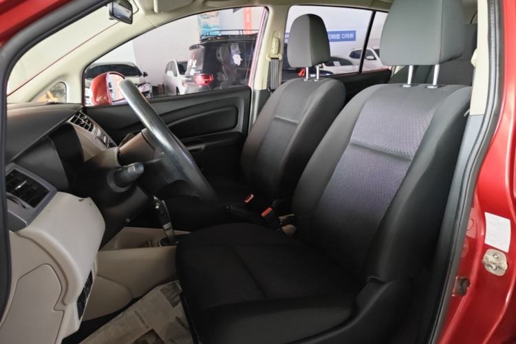 Used Venucia R50 2016 1.6L Automatic Elite Edition Left Front Seat