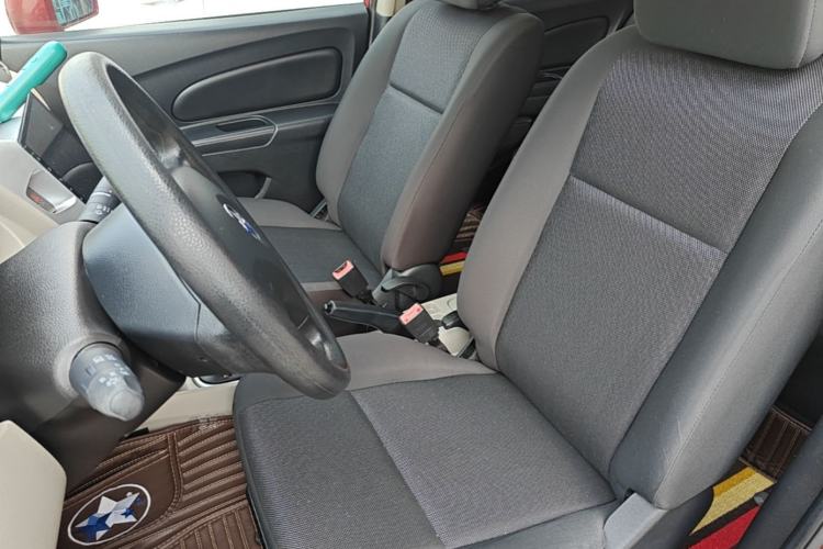 Used Venucia R50 2016 1.6L Automatic Elite Edition Left Front Seat