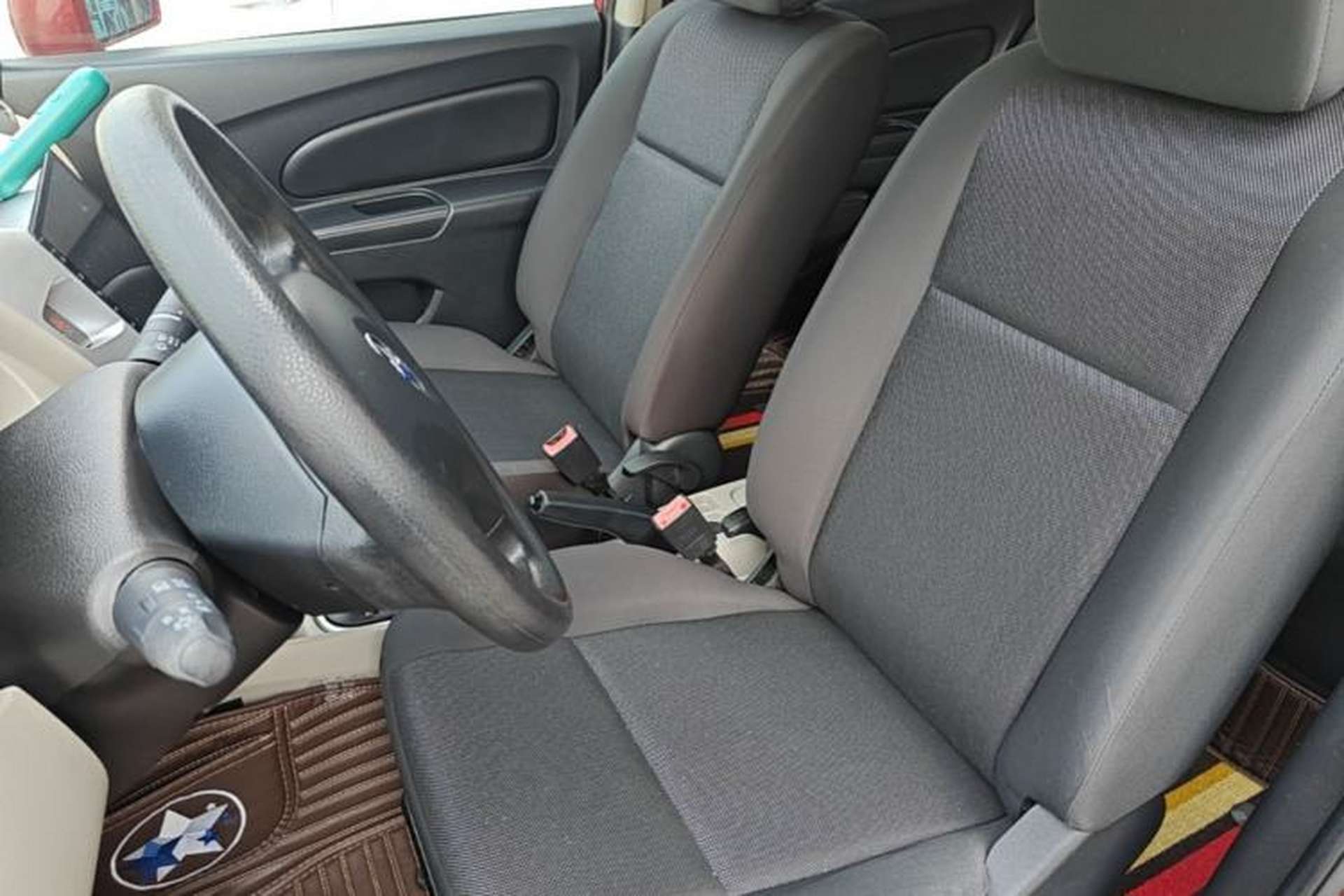 Used Venucia R50 2016 1.6L Automatic Elite Edition Left Front Seat
