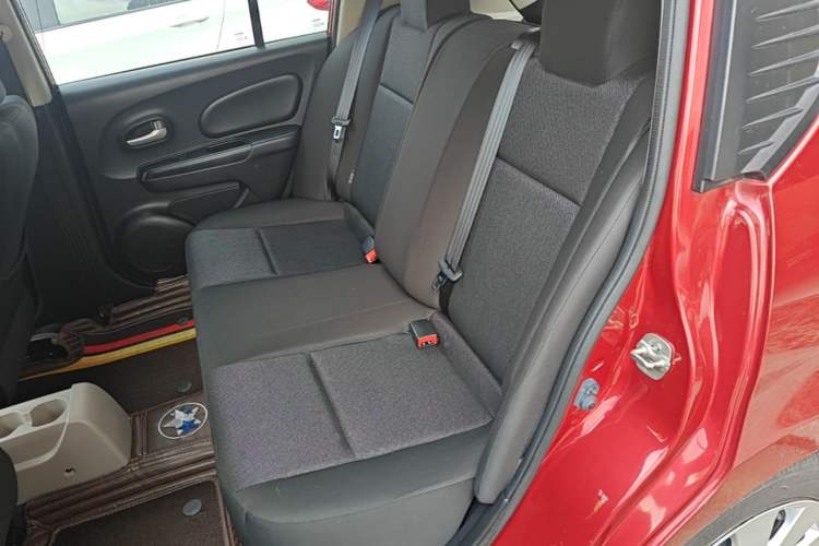 Used Venucia R50 2016 1.6L Automatic Elite Edition Left Rear Seat