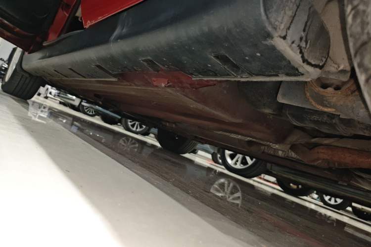 Used Venucia R50 2016 1.6L Manual Elite Edition Left Side Sill