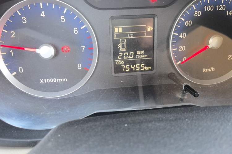 Used Venucia R50 2016 1.6L Manual Elite Edition Odometer Close Up
