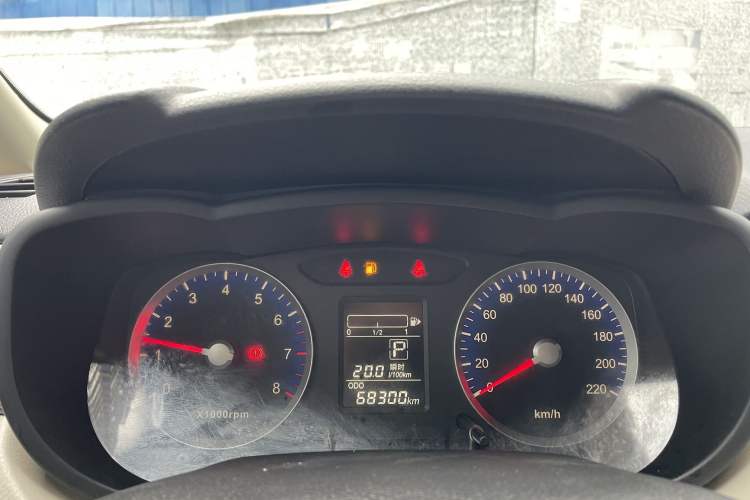 Used Venucia R50 2016 1.6L Automatic Elite Edition Odometer Close Up