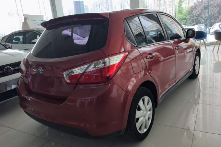 Used Venucia R50 2016 1.6L Automatic Elite Edition Rear Right 45 Deg