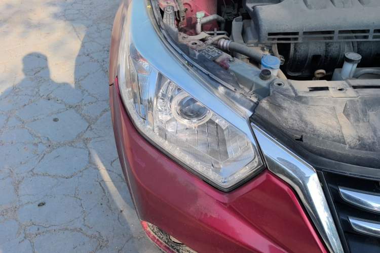 Used Venucia R50 2016 1.6L Manual Elite Edition Right Front Headlight