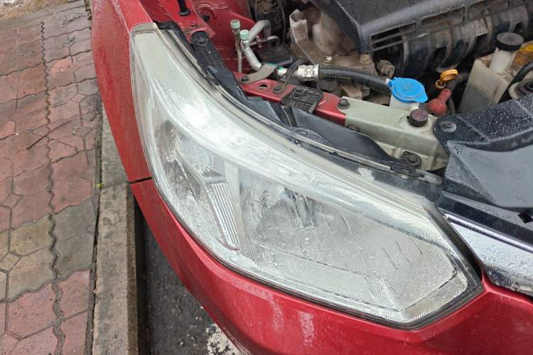 Used Venucia R50 2016 1.6L Manual Elite Edition Right Front Headlight