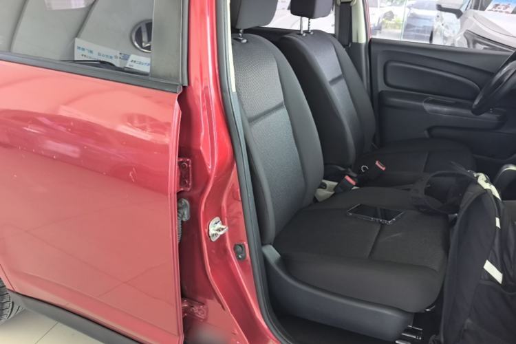 Used Venucia R50 2016 1.6L Automatic Elite Edition Right Front Seat