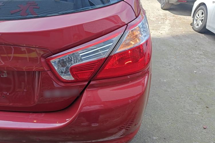 Used Venucia R50 2016 1.6L Automatic Elite Edition Right Rear Taillight