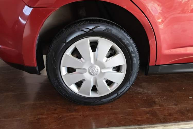 Used Venucia R50 2016 1.6L Automatic Elite Edition Right Rear Wheel Hub