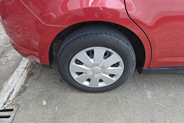 Used Venucia R50 2016 1.6L Automatic Elite Edition Right Rear Wheel Hub
