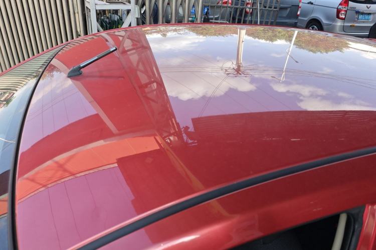 Used Venucia R50 2016 1.6L Automatic Elite Edition Roof