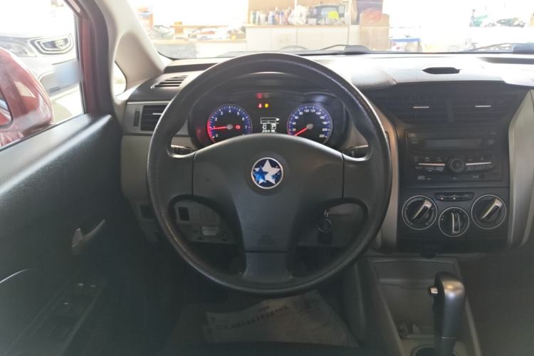 Used Venucia R50 2016 1.6L Automatic Elite Edition Steering Wheel