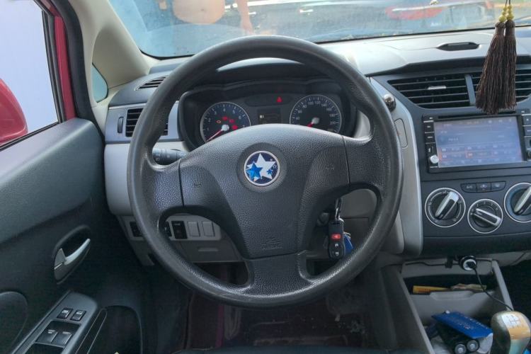 Used Venucia R50 2016 1.6L Manual Elite Edition Steering Wheel