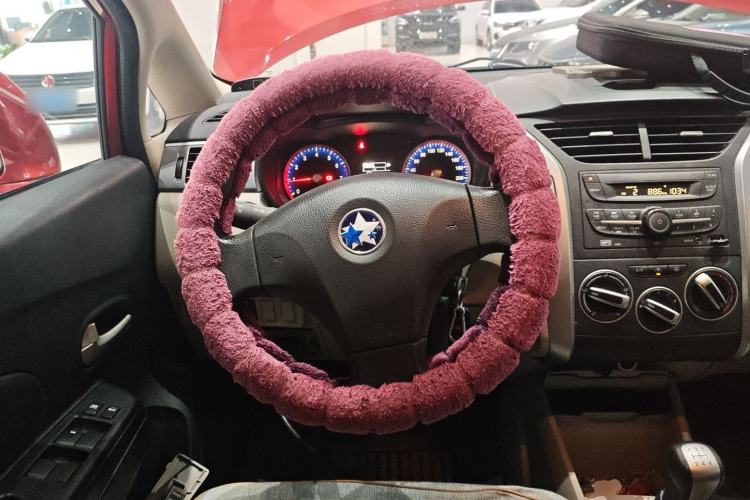 Used Venucia R50 2016 1.6L Manual Elite Edition Steering Wheel