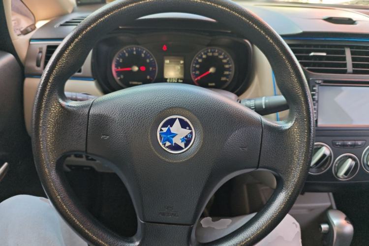 Used Venucia R50 2016 1.6L Automatic Elite Edition Steering Wheel