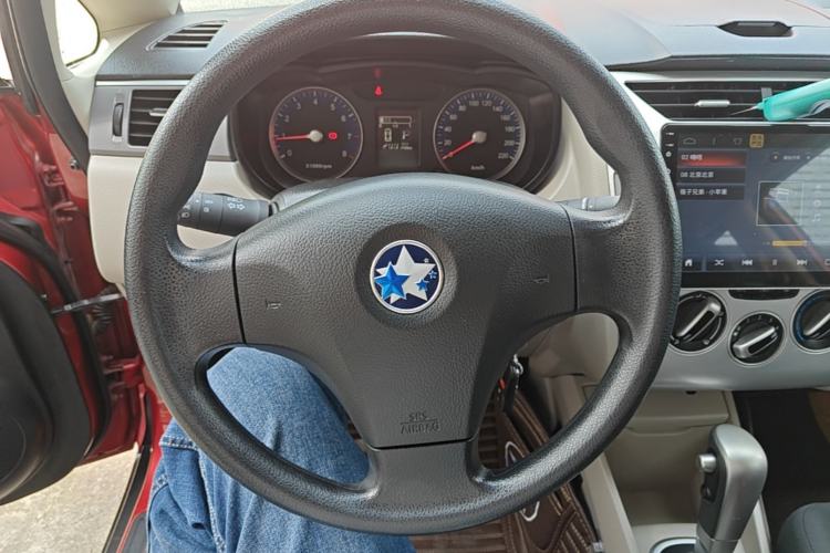 Used Venucia R50 2016 1.6L Automatic Elite Edition Steering Wheel