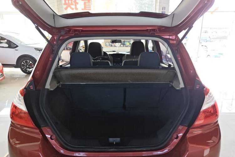 Used Venucia R50 2016 1.6L Automatic Elite Edition Trunk
