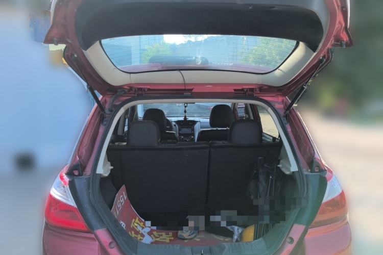 Used Venucia R50 2016 1.6L Manual Elite Edition Trunk
