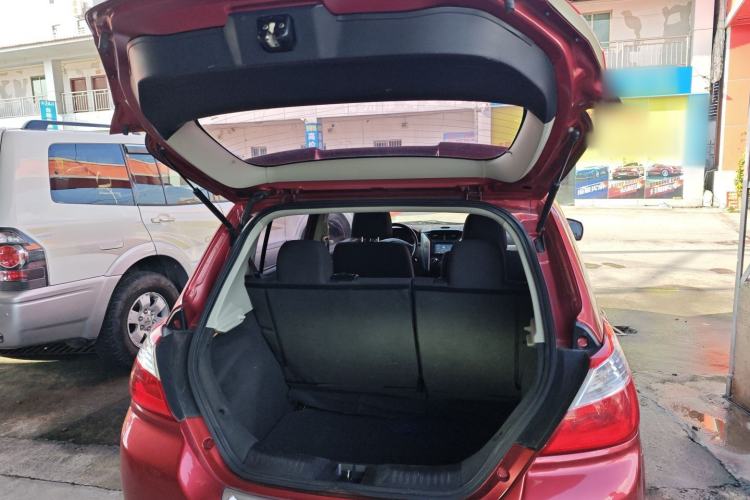Used Venucia R50 2016 1.6L Automatic Elite Edition Trunk