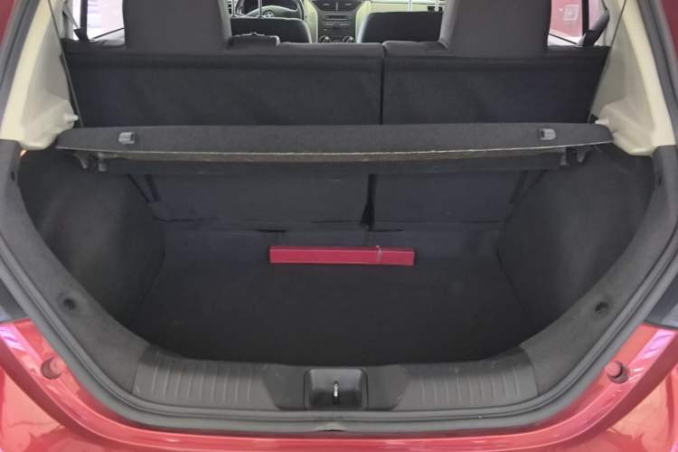 Used Venucia R50 2016 1.6L Automatic Elite Edition Trunk