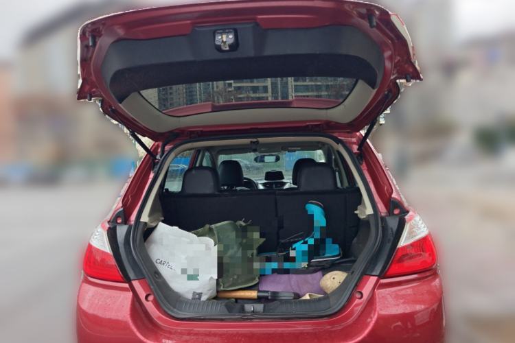 Used Venucia R50 2016 1.6L Manual Elite Edition Trunk
