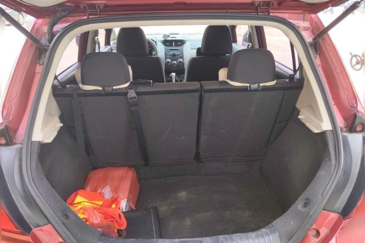 Used Venucia R50 2016 1.6L Automatic Elite Edition Trunk